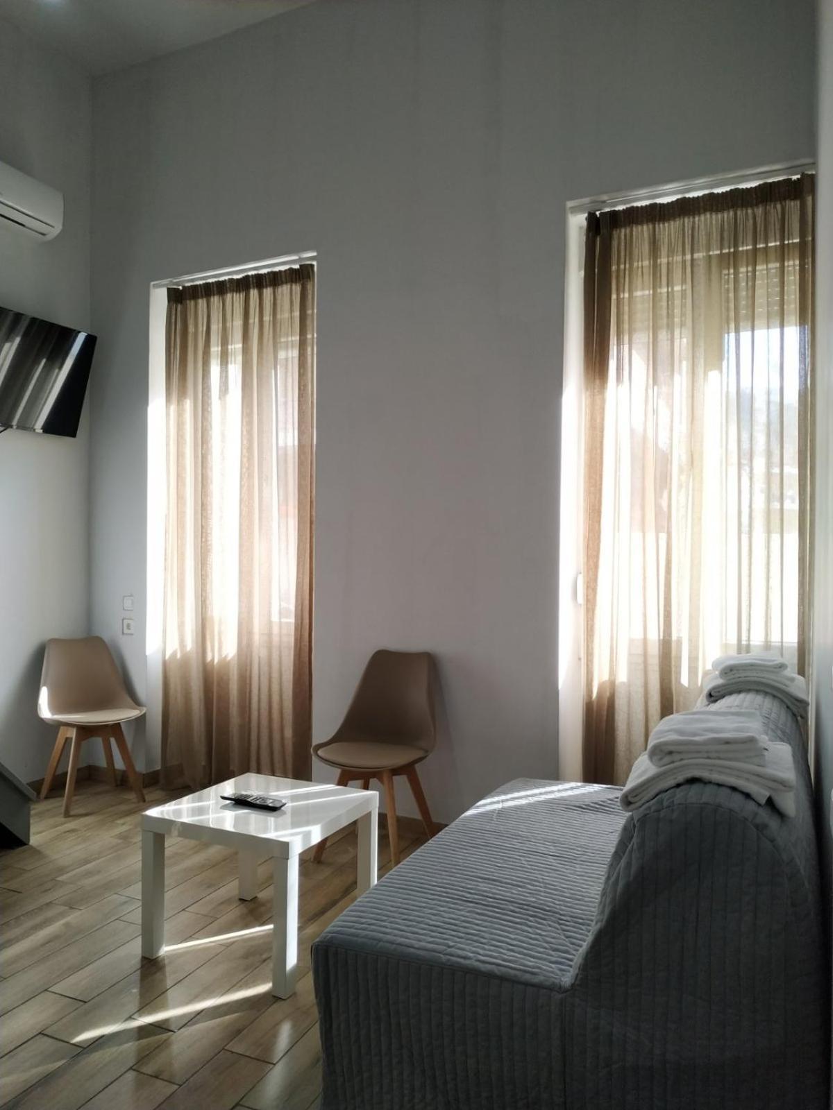 Kentrikon Hotel Chalkida Exterior photo